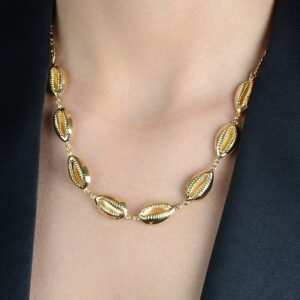 Colar Dourado Búzios - Coleção Almafitana