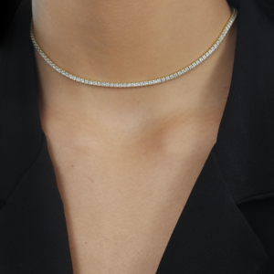 Colar Dourado Chocker Riviera Pedras Brancas - Coleção Almafitana