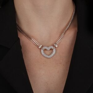 Chocker Dourada de Coração Vazado Crevejado em Zircônia
